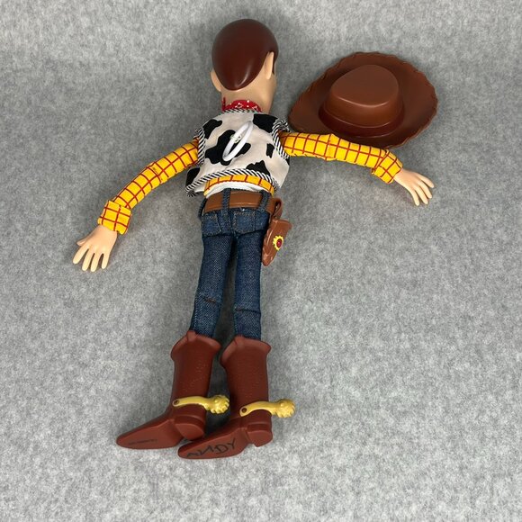 Disney Pixar Toy Story Sheriff Woody Pull String Talking Action Figure hat UKCA - Picture 6 of 11
